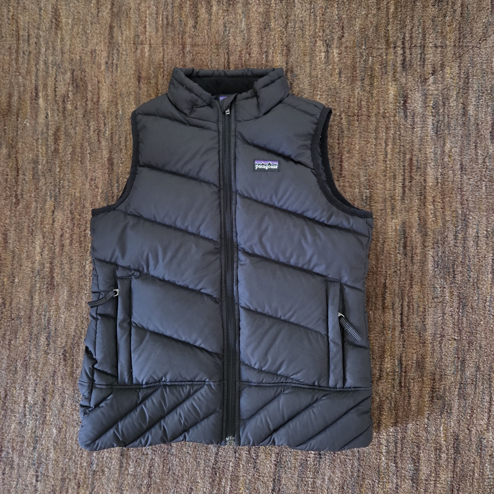Patagonia Black Down Puffer Vest  Girls S 8